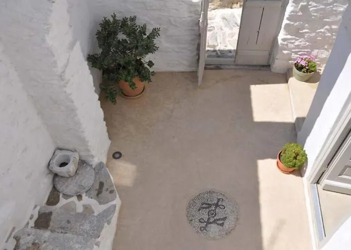 Villa Chora House, By Homes *