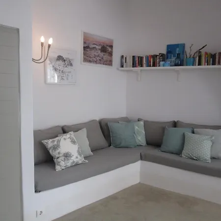 Chora House, By Homes